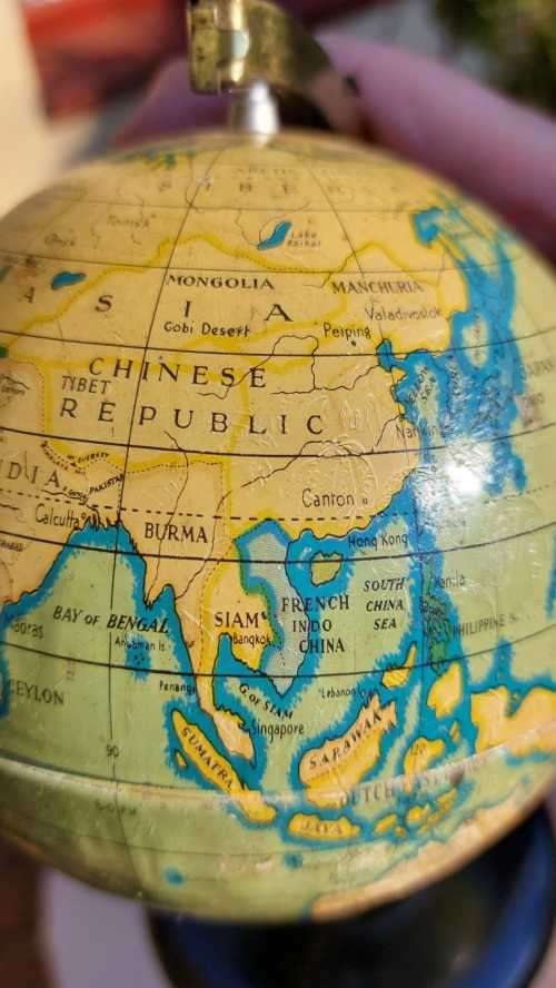 ANTIQUE 1930S VERY RARE RELIABLE SERIES SMALL GLOBE MADE IN ENGLAND - SHOWS MANY OLD COUNTRY NAMES