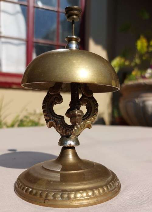 VINTAGE BRASS DESK RECEPTION HOTEL SHOP COUNTER BELL WORKING