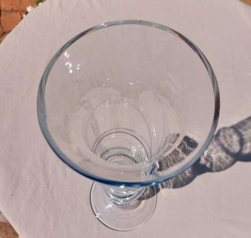 LARGE 48CM HIGH HANDMADE ART GLASS VASE WITH OUTSIDE GLASS STRIP TWIRL AROUND