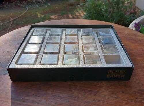 COLLECTION OF 19 ROCKS AND MINERAL SPECIMENS IN PERSPEX BOXES