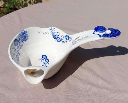 INTERESTING BLUE ONION PORCELAIN MARK GRAVY SEPARATOR