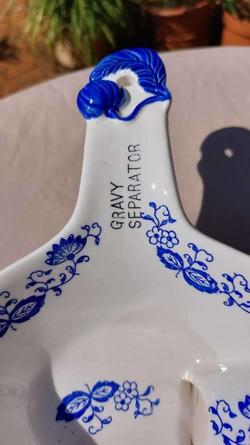 INTERESTING BLUE ONION PORCELAIN MARK GRAVY SEPARATOR