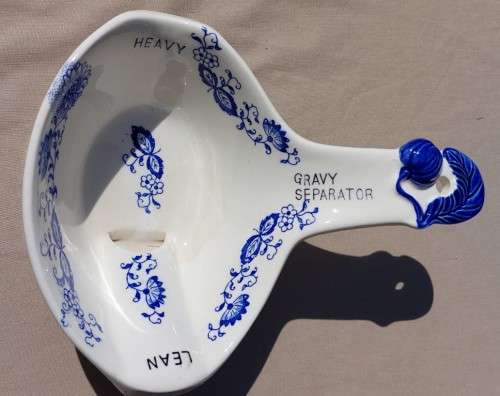 INTERESTING BLUE ONION PORCELAIN MARK GRAVY SEPARATOR