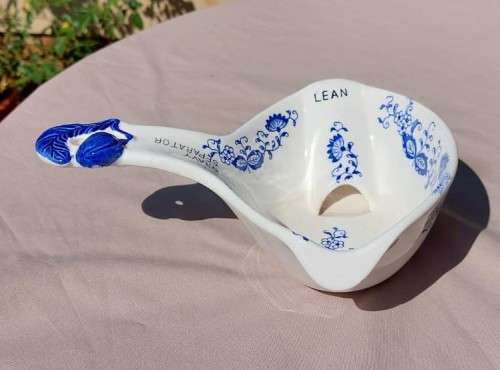 INTERESTING BLUE ONION PORCELAIN MARK GRAVY SEPARATOR