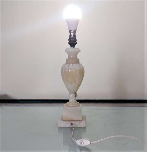 RESIN TABLE LAMP WITH MARBLE BASE IN GOOD WORKING CONDITION