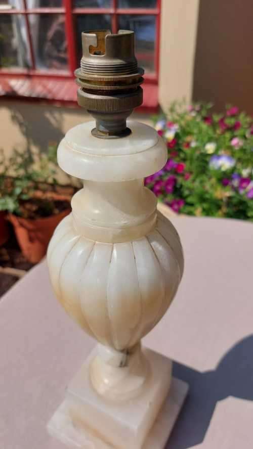 RESIN TABLE LAMP WITH MARBLE BASE IN GOOD WORKING CONDITION