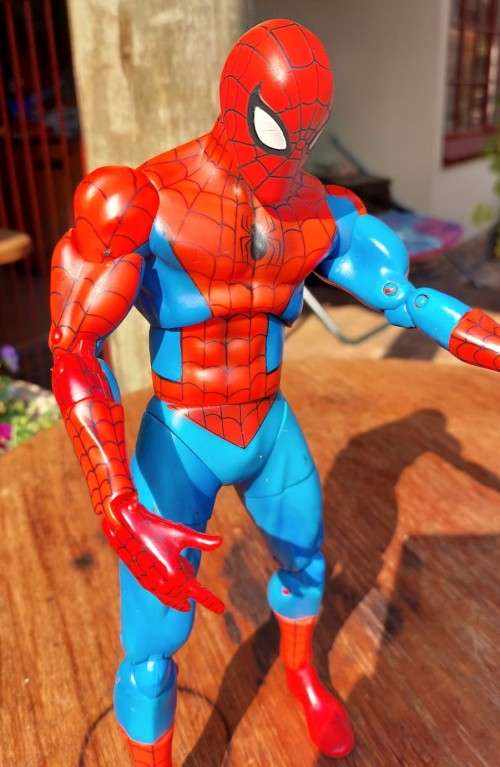 RARE 2005 MARVEL 30CM HIGH POSABLE SPIDERMAN ACTION FIGURE BY TOY BIZ WITH 27 ARTICULATED POINTS