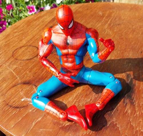 RARE 2005 MARVEL 30CM HIGH POSABLE SPIDERMAN ACTION FIGURE BY TOY BIZ WITH 27 ARTICULATED POINTS
