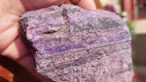 GORGEOUS LILAC GRANDMOTHER LIPIDOLITE STONE ROCK SAMPLE
