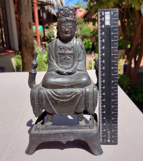 CHINESE BUDDHISM KUAN YIN (GODDESS OF MERCY) CAST BRONZE STATUE ON SMALL TABLE STAND