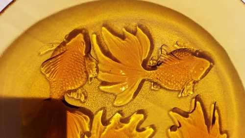 VINTAGE AMBER GOLD FISH EMBOSSED BOWL