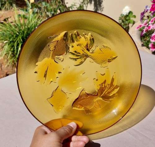 VINTAGE AMBER GOLD FISH EMBOSSED BOWL