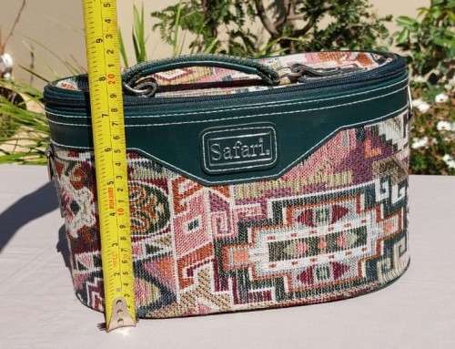 BEAUTIFUL SAFARI BRAND FABRIC STITCHED, FAUX LEATHER AND CANVAS HANDLE OVAL VANITY CASE