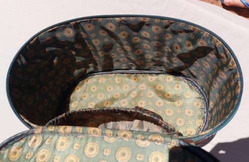 BEAUTIFUL SAFARI BRAND FABRIC STITCHED, FAUX LEATHER AND CANVAS HANDLE OVAL VANITY CASE