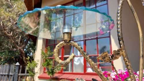 HIGH CLASS DINING CAST IRON AND TEMPERED GLASS CAKE STAND