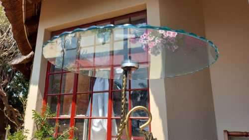 HIGH CLASS DINING CAST IRON AND TEMPERED GLASS CAKE STAND