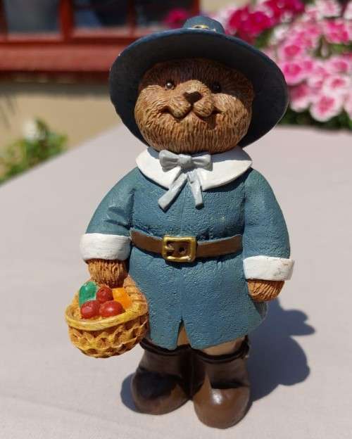 COUPLE OF CERAMIC TEDDY BEAR TALES FIGURINES