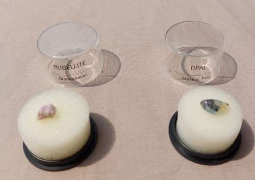 WONDERFUL COLLECTION OF 20 GEMSTONE (AND ALL PRECIOUS GEMSTONES) SPECIMENS IN PERSPEX BOXES