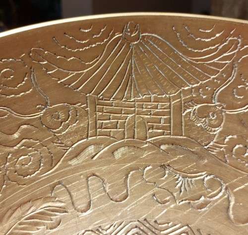 LARGE (38CM DIAMETER) VINTAGE CHINESE HEAVY BRASS DRAGON HAND ENGRAVED MOTIF BOWL