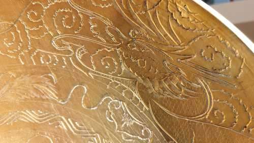 LARGE (38CM DIAMETER) VINTAGE CHINESE HEAVY BRASS DRAGON HAND ENGRAVED MOTIF BOWL