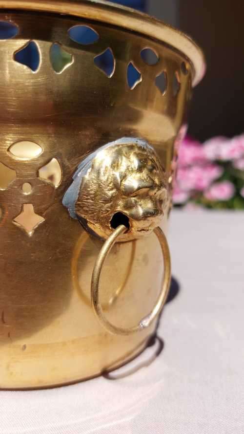 BRASS PLANTER WITH LION HANDLES AND A NICE GEOMETRIC CUTOUT DESIGN - SMALL (13CM DIAMETER 10CM HIGH)