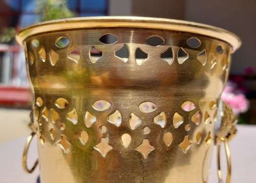 BRASS PLANTER WITH LION HANDLES AND A NICE GEOMETRIC CUTOUT DESIGN - SMALL (13CM DIAMETER 10CM HIGH)