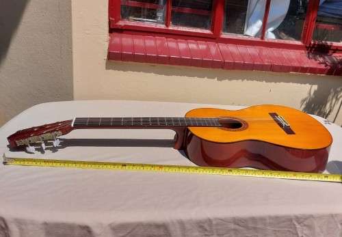 VINTAGE 1993 YAMAHA CG-120 A CLASSICAL GUITAR SERIAL NO 30812635 IN GOOD CONDITION