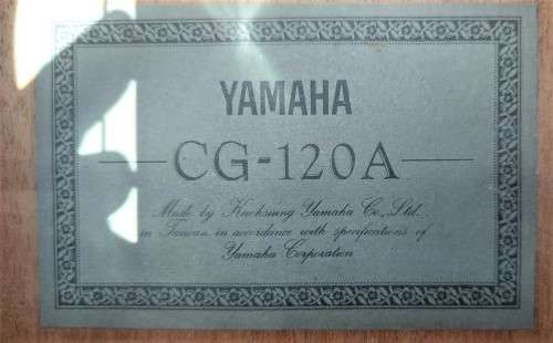VINTAGE 1993 YAMAHA CG-120 A CLASSICAL GUITAR SERIAL NO 30812635 IN GOOD CONDITION