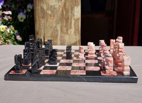 ONYX AND MARBLE CHESS SET MEXICAN MADE AZTEC STYLE HAND CARVED VINTAGE