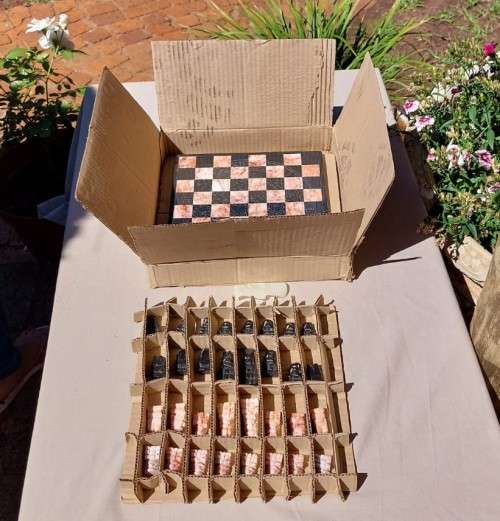 ONYX AND MARBLE CHESS SET MEXICAN MADE AZTEC STYLE HAND CARVED VINTAGE