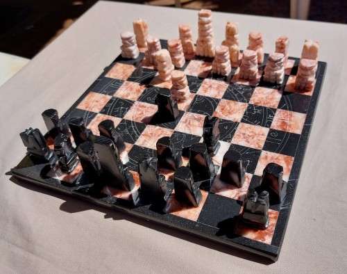 ONYX AND MARBLE CHESS SET MEXICAN MADE AZTEC STYLE HAND CARVED VINTAGE