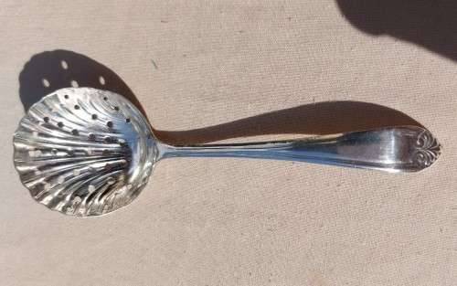 BATCH OF SMALL BUT CUTE SILVER PLATED CUTLERY ITEMS