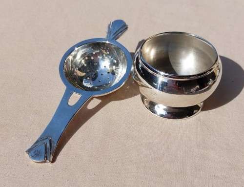 BATCH OF SMALL BUT CUTE SILVER PLATED CUTLERY ITEMS