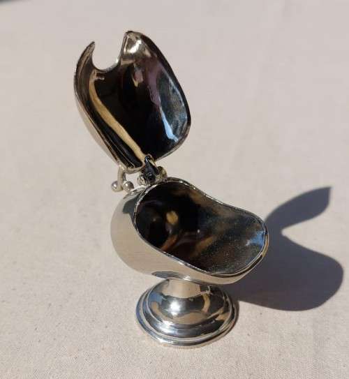 BATCH OF SMALL BUT CUTE SILVER PLATED CUTLERY ITEMS