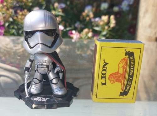 CAPTAIN PHASMA (NO 1 of 3 HEAD STRAIGHT) WITH BATON AND CAPE STAR WARS LAST JEDI 2017 FUNKO MYSTERY