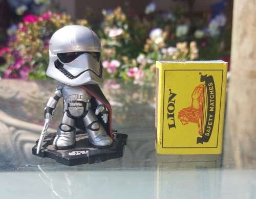 CAPTAIN PHASMA (NO 2 of 3 HEAD RIGHT) WITH BATON AND CAPE STAR WARS LAST JEDI 2017 FUNKO MYSTERY FIG