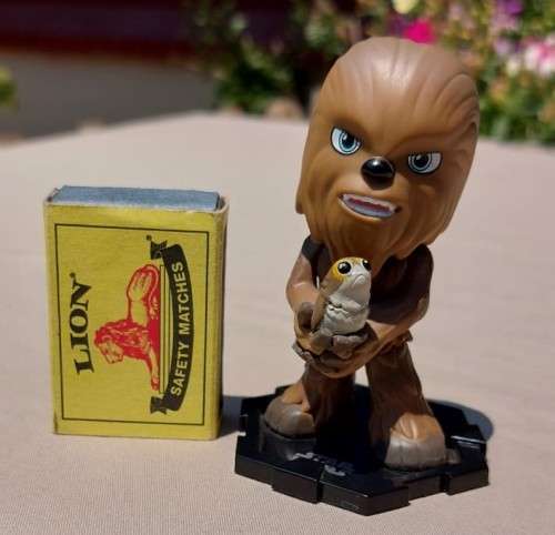 WOOKIEE CHEWBACCA HOLDING A PORG STAR WARS LAST JEDI 2017 FUNKO MYSTERY MINI ACTION FIGURE