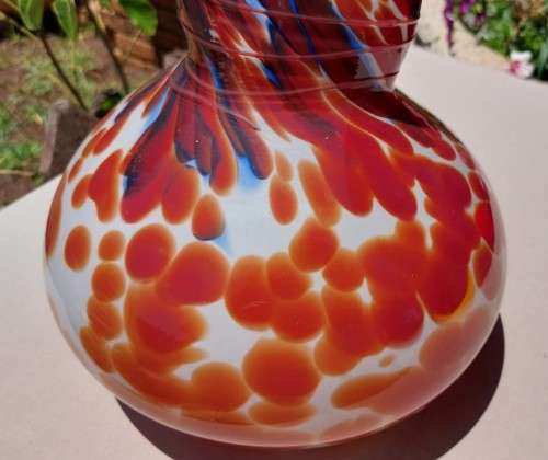 STUNNING LARGE (39CM HIGH) HAND BLOWN GLASS ART VASE WITH PONTIL MARK IN VERY GOOD CONDITION