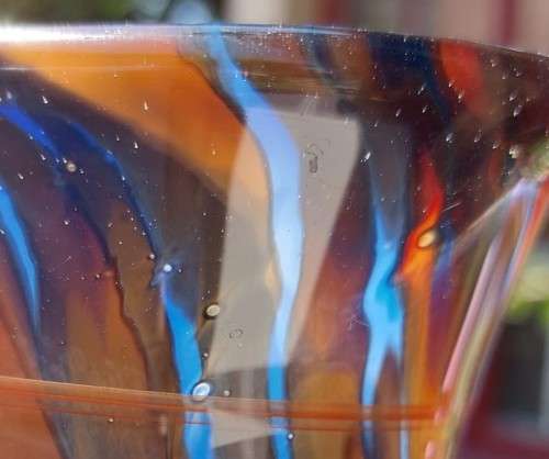 STUNNING LARGE (39CM HIGH) HAND BLOWN GLASS ART VASE WITH PONTIL MARK IN VERY GOOD CONDITION