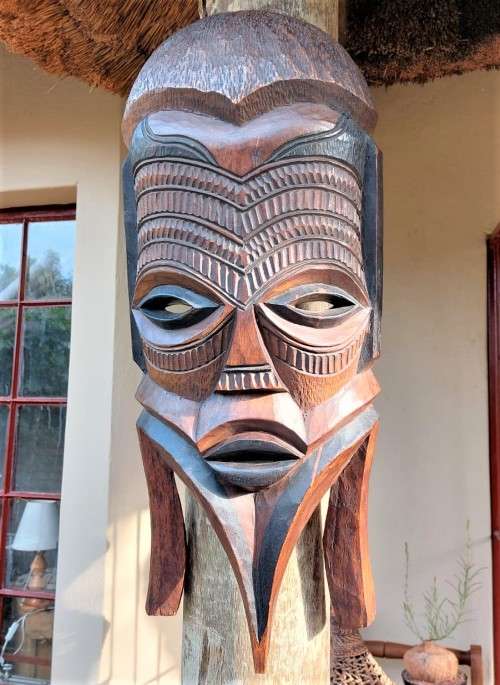 HAND CARVED WOODEN EAST AFRICAN JAMBO (GREETINGS) MASK - UNIQUE DESIGN - HANDHELD - 65CM HIGH