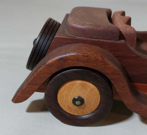 FANTASTIC WOODEN JAGUAR SS-100 FROM 1936 - HANDMADE FROM 7 DIFFERENT WOODS!