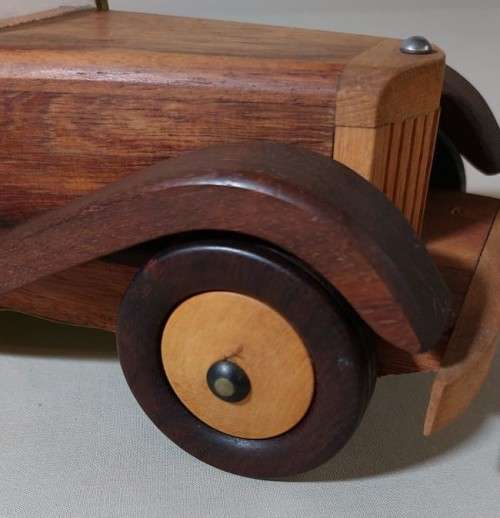 FANTASTIC WOODEN JAGUAR SS-100 FROM 1936 - HANDMADE FROM 7 DIFFERENT WOODS!