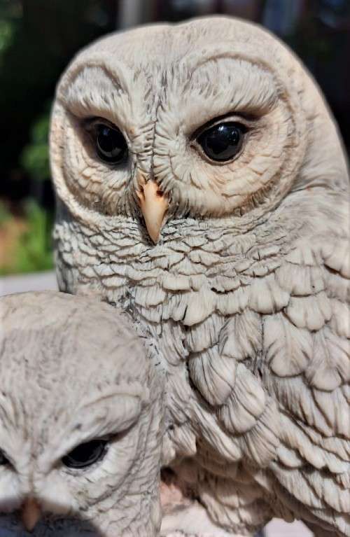 1989 GUISEPPE ARMANI (1935-2006) TWO OWLS COMPOSITE PORCELAIN FIGURINE FLORENCE CAPODIMONTE N MARKED