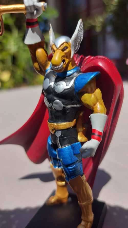 CLASSIC 2010 MARVEL FIGURINE NO 140 BETA RAY BILL