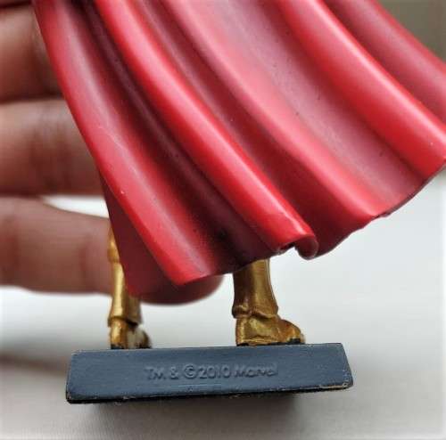 CLASSIC 2010 MARVEL FIGURINE NO 140 BETA RAY BILL