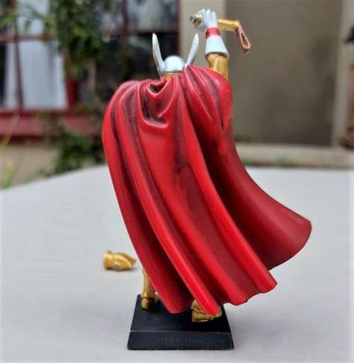CLASSIC 2010 MARVEL FIGURINE NO 140 BETA RAY BILL