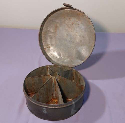 VICTORIAN 1850S ANTIQUE TOLEWARE SPICE TIN  150 YEARS OLD!  ORIGINAL ANTIQUE VICTORIAN TOLEWARE SPI