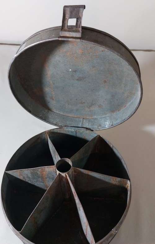 VICTORIAN 1850S ANTIQUE TOLEWARE SPICE TIN  150 YEARS OLD!  ORIGINAL ANTIQUE VICTORIAN TOLEWARE SPI