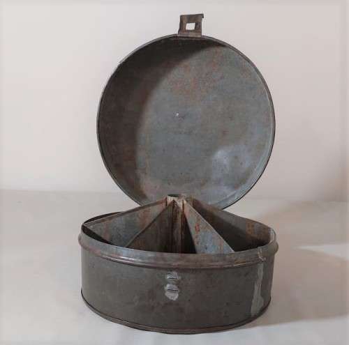 VICTORIAN 1850S ANTIQUE TOLEWARE SPICE TIN  150 YEARS OLD!  ORIGINAL ANTIQUE VICTORIAN TOLEWARE SPI