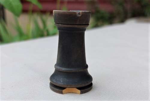 COLLECTABLE 1950S K and C LONDON STAUNTON WOODEN CHESS SET